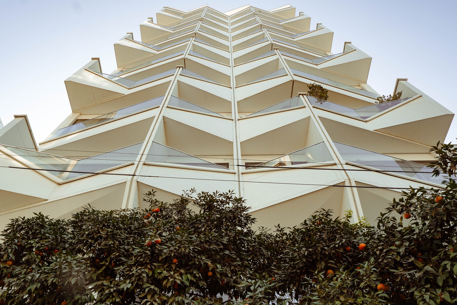 DIVAN PARADIGM TOWER